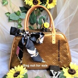 οΉNew handbag tieοΉ